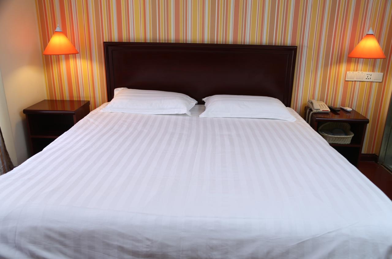 Pai Hotel Yuxi Tonghai Zewnętrze zdjęcie
